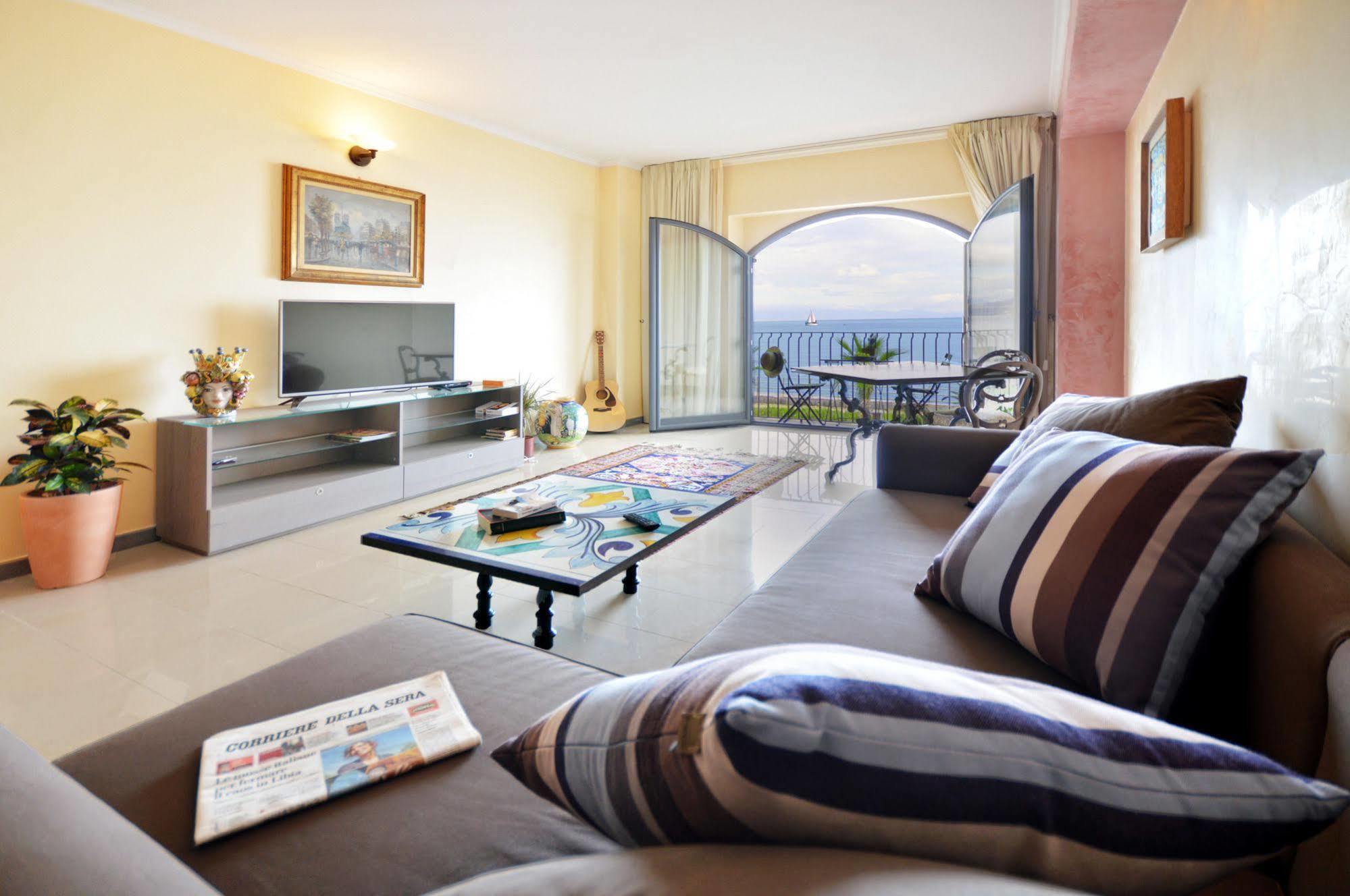 Mar Dei Poeti - Luxury Suites Torre Archirafi Exterior foto