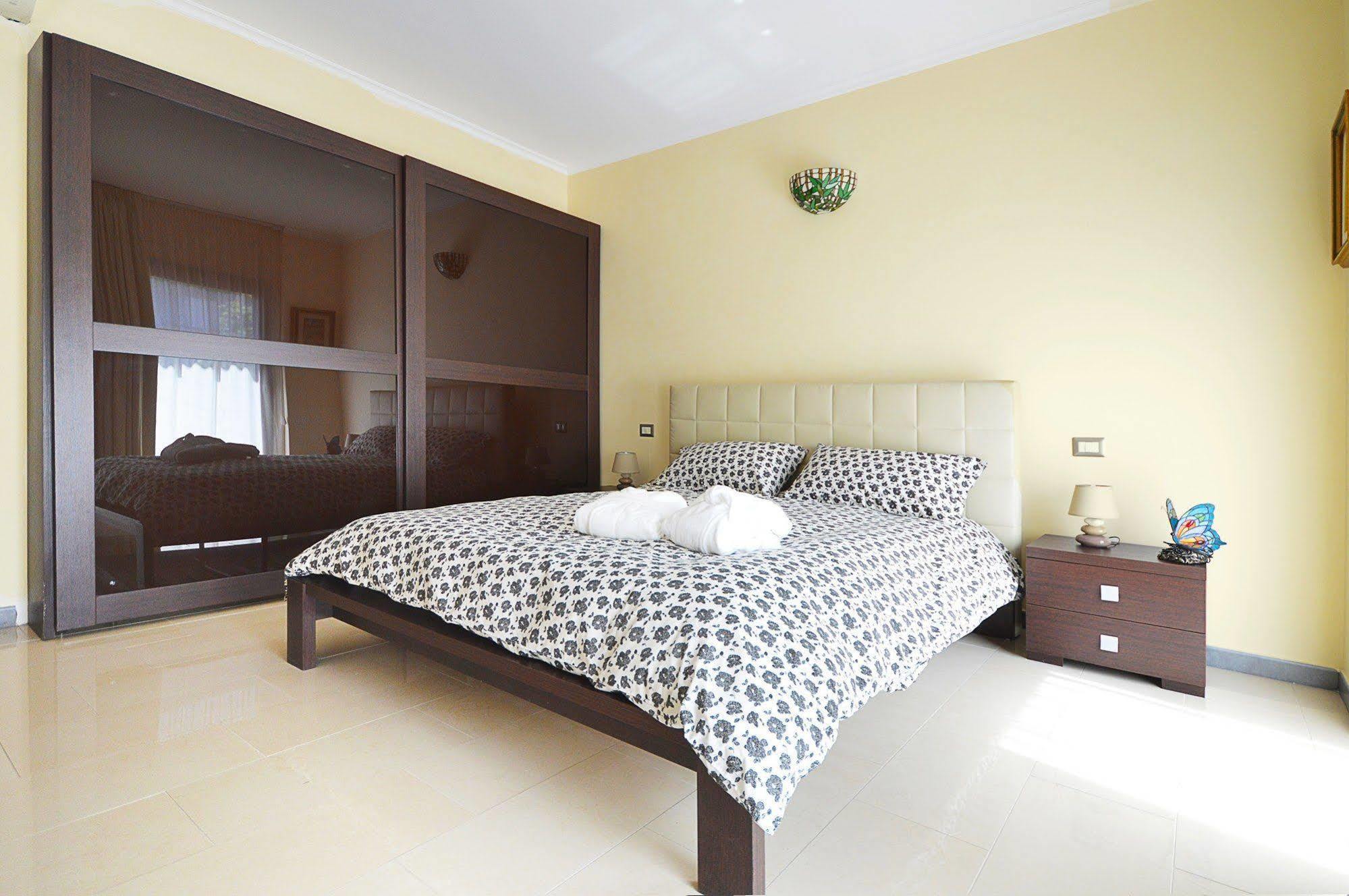 Mar Dei Poeti - Luxury Suites Torre Archirafi Exterior foto